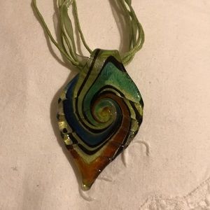 Glass pendant necklace